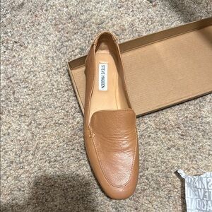 Steve Madden women’s  Tan Loafers